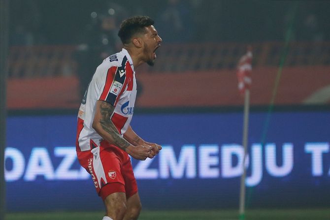 Ohi Omoijuanfo, Omoižuanfo, FK Crvena zvezda, 166. večiti derbi Ohi Omoijuanfo, Omoižuanfo, FK Crvena zvezda, 166. večiti derbi
