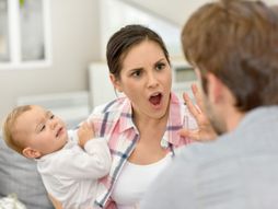 Mama, tata, beba, roditelji, svađa