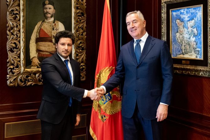 Dritan Abazović, Milo Đukanović