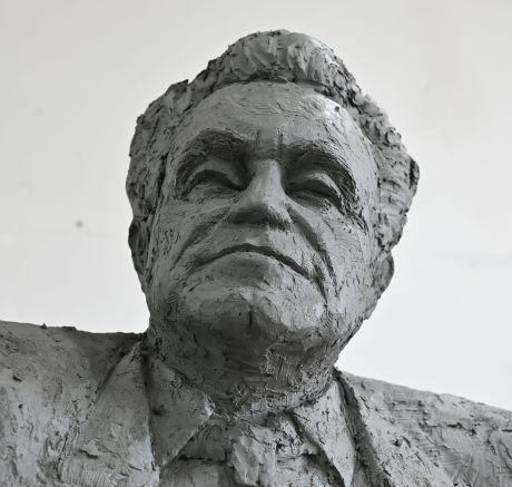 Spomenik Branko Pešić, Odbor