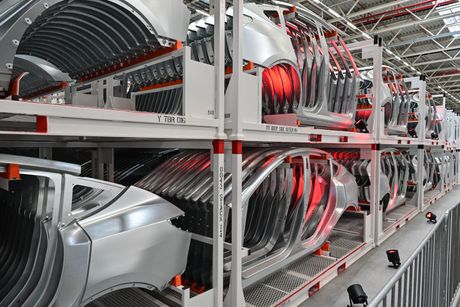 Tesla automobili fabrika