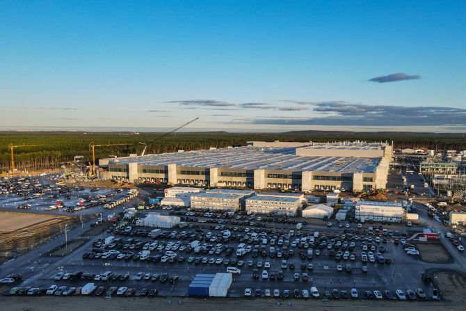 Tesla automobili fabrika