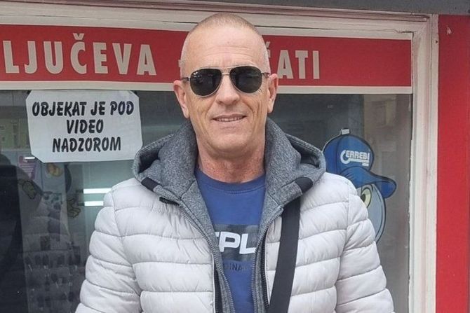 Dragomir Zdravković, Niš, torbica, taksi, policija