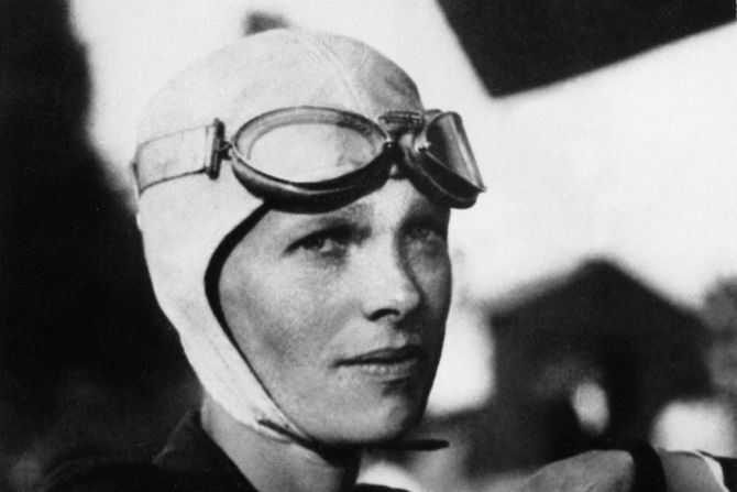 Amelija Erhart, Amelia Earhart