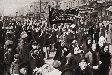 Petrograd, 1917.03.08 Dan žena 8. mart, prava žena