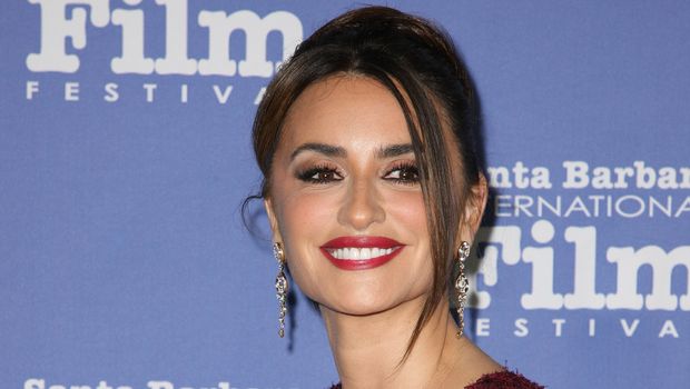 Rus porno Uxlayotgan gozal