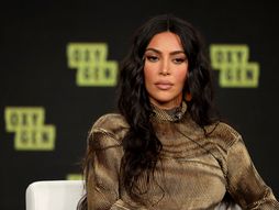 Kim Kardashian Kardasijan Kanje Vest Kanye West