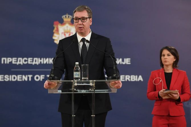 Aleksandar Vučić, Analena Berbok