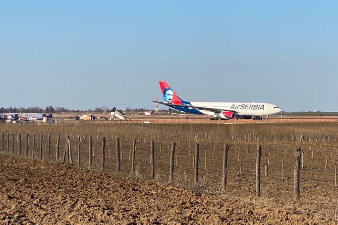 Avion Air Serbia, Er Srbija, aerodrom, postavljena bomba, dojava o bombi