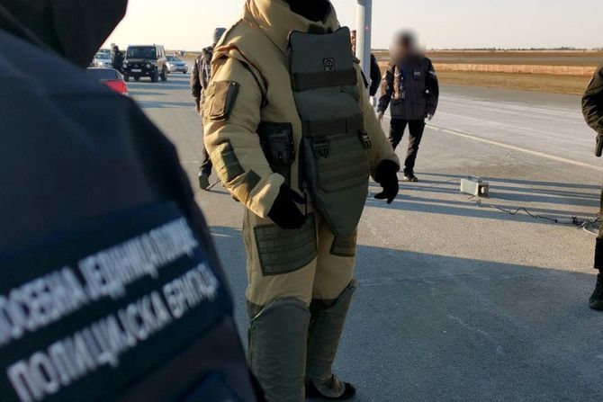 Lažna dojava bomba na letu za Moskvu , Beograd aerodrom Nikola Tesla , Air Serbia Er Srbija