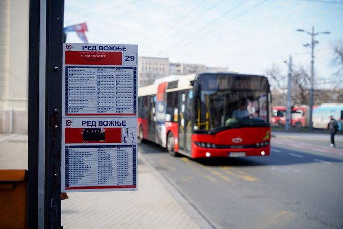 Autobus stajalište. gsp, gradski prevoz