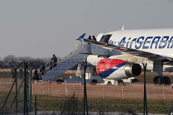 Bomba u Avionu, airserbia