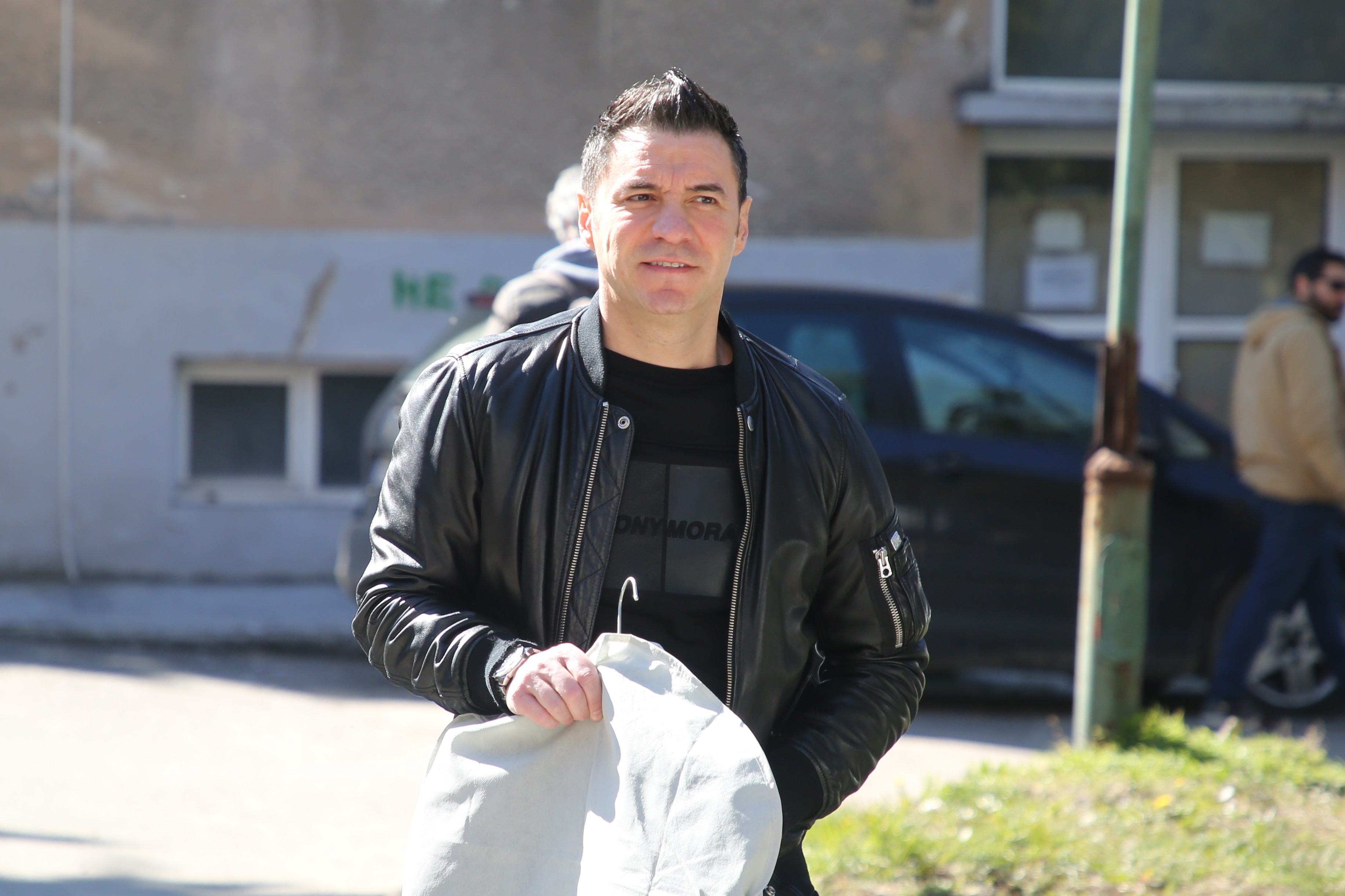 "Probušio mi je plućnu maramicu" Džaja iz Amadeusa krvnički napadnut u parku: "Dečko više nije među živima..."