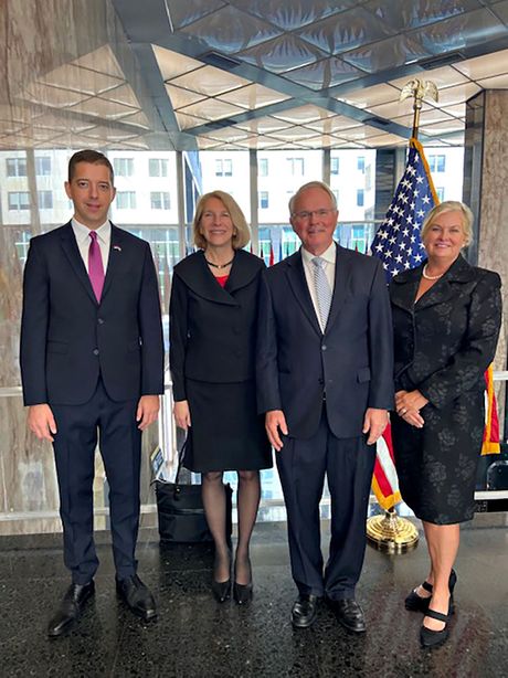 Ambasador Kristofer Hila položio zakletvu