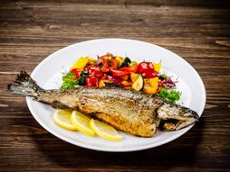 Pečena pastrmka povrće, riba