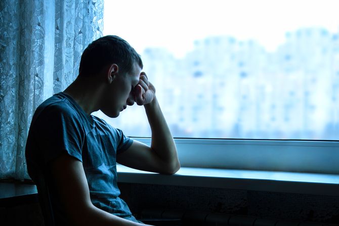 Decko depresija tinejdžer tužan mladić Decko depresija tinejdžer tužan mladić