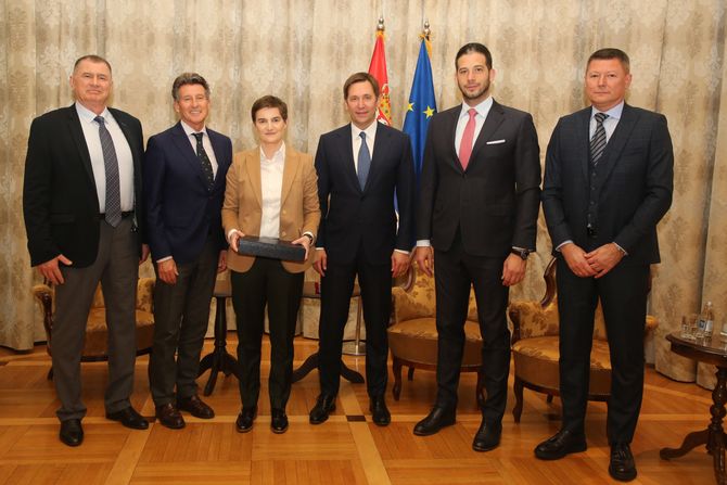 Dodela plakete Ani Brnabić Dodela plakete Ani Brnabić