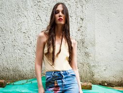 Biho stil farmerke, devojka