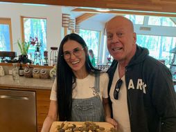 Demi Mur, Brus Vilis