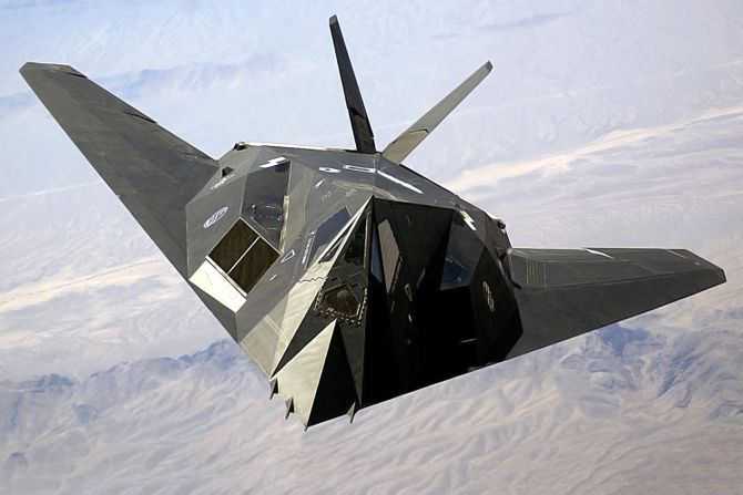 Avion F-117 Nighthawk, F177