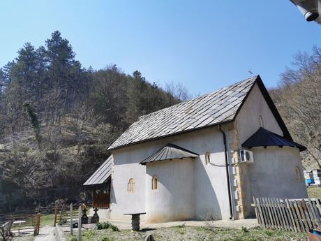 Planina Jelica, manastir Stjenik