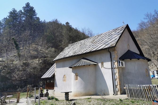 Planina Jelica, manastir Stjenik