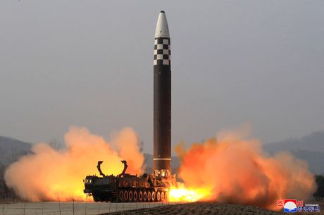 Kim Jong Un, Kim Džong Un, Severna Koreja, raketa