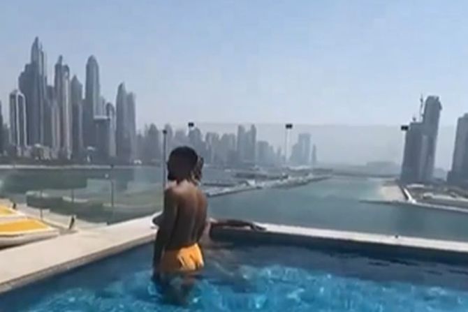 Lois Dioni, Dubai