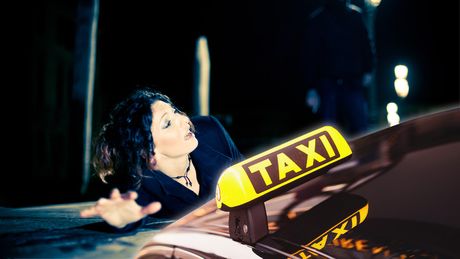 Silovanje nasilje napad devojka žena krađa, taksi
