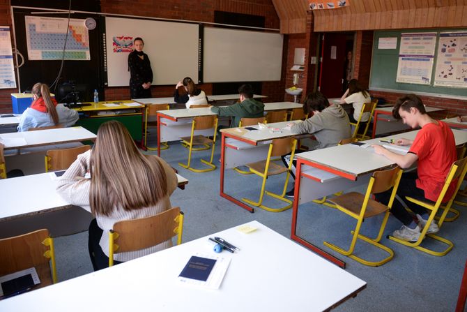 učenici, škola, test prijemni ispit TIMSS22 TESTIRANJE