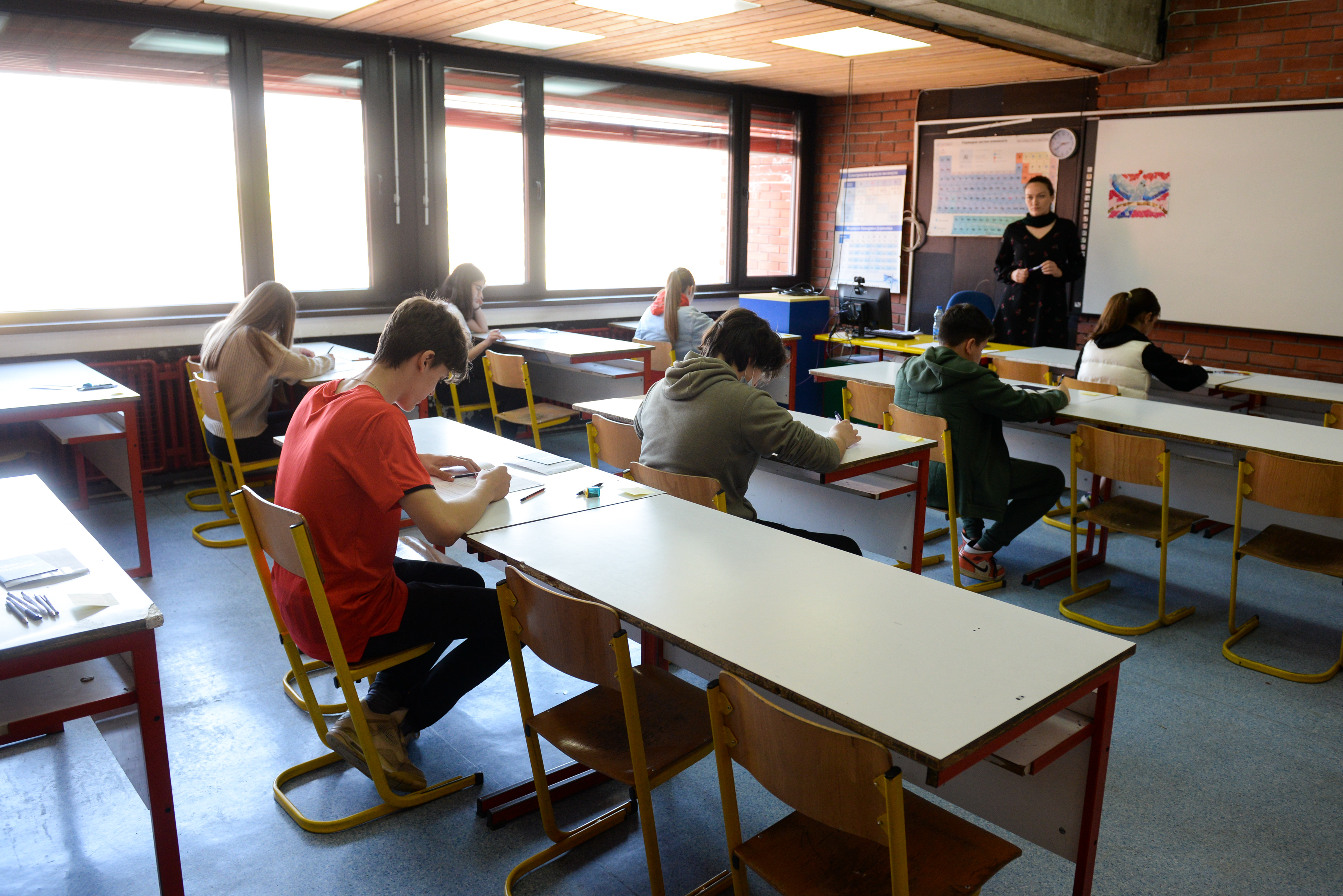 Mlađan i Teodora iz Vlasotinca briljirali na takmičenju iz engleskog: Profesorka ih spremala čak iz Amerike