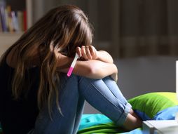 Tinejdžerka devojčica trudnoća