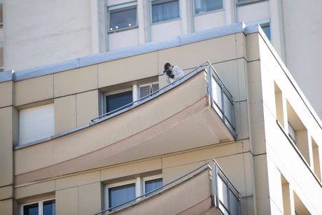 Švajcarska Montre porodica samoubistvo skok sa terase