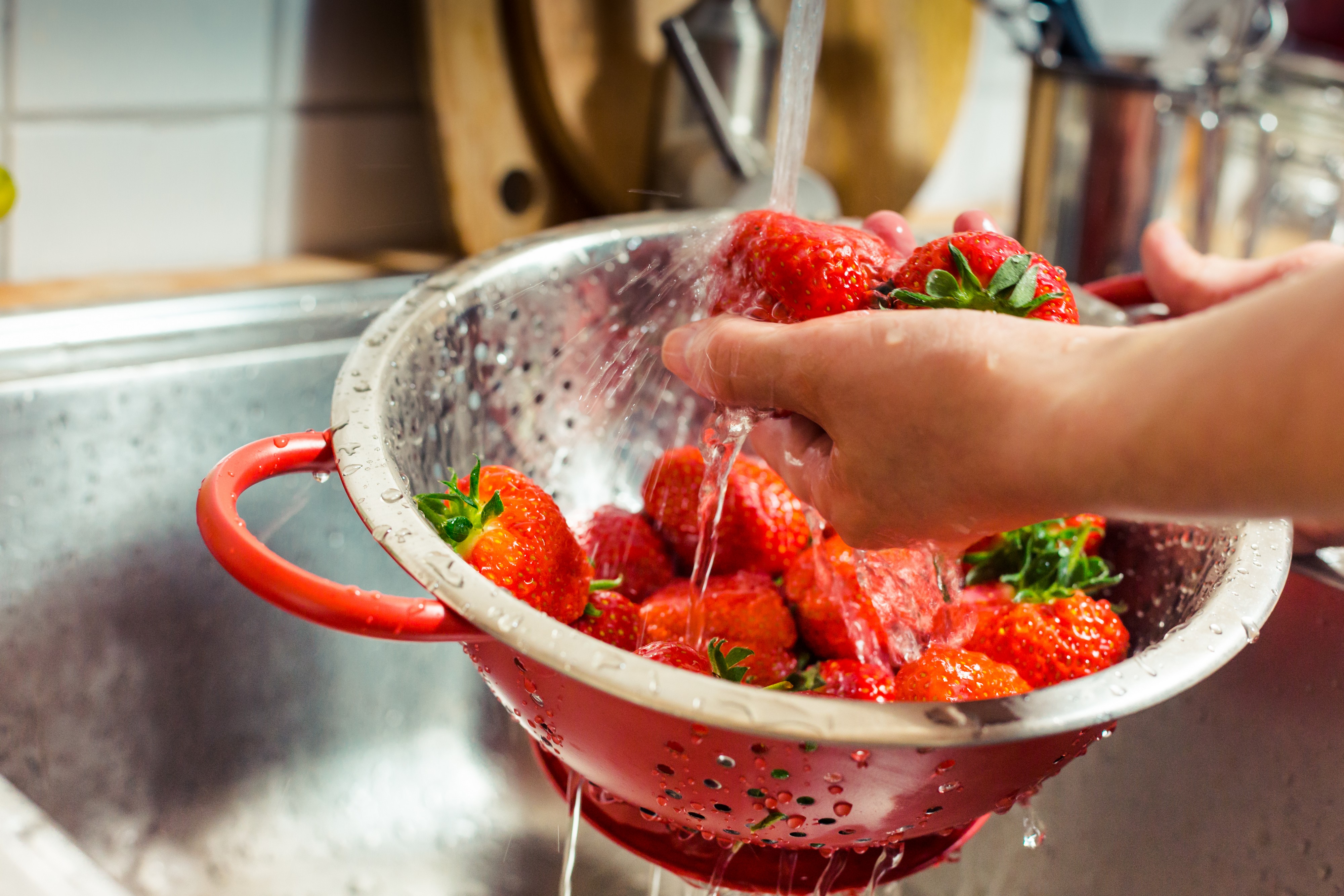 U zagrebačke prodavnice stigle prve domaće jagode: Cena potpuni ŠOK
