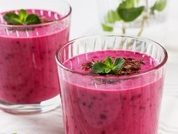 Crveni smuti, voće, sok