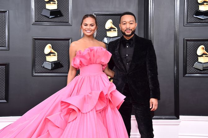 Chrissy Teigen, Krisi Tajgen, 64th Annual Grammy Awards - Arrivals Chrissy Teigen, Krisi Tajgen, 64th Annual Grammy Awards - Arrivals