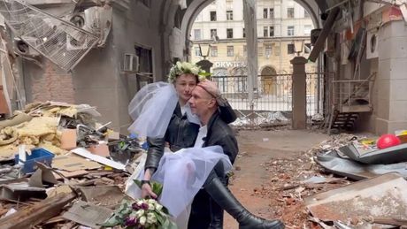 Ukrajina Anastasia Anton venčanje rat ruševine Harkov
