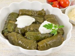 Sarmice u zelju, vinovom listu, zelenom kupusu