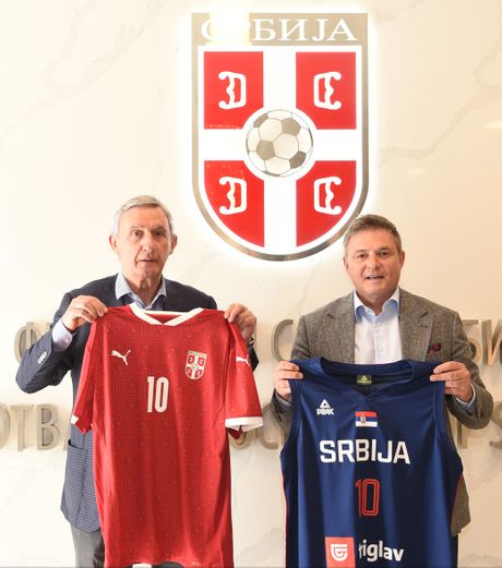 Dragan Stojković Piksi, Svetislav Pešić, Kari Pešić
