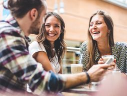 druženje, smeh, prijatelji