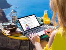 Putovanja, putovanja travel blog, devojka, žena online posao laptop