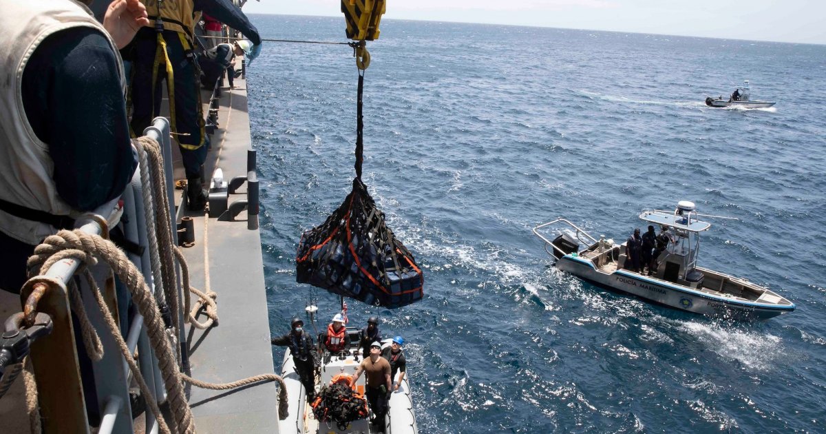 Incredible photos of seizure of 5.6 tons of cocaine on a ship: 2 ...