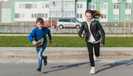 Dečaka u Beogradu šamarali zbog duksa: Njegova hrabra sestra ih stigla, otela duks, i OVAKO javila policiji!