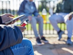 Dete, deca, škola, elektronske cigarete