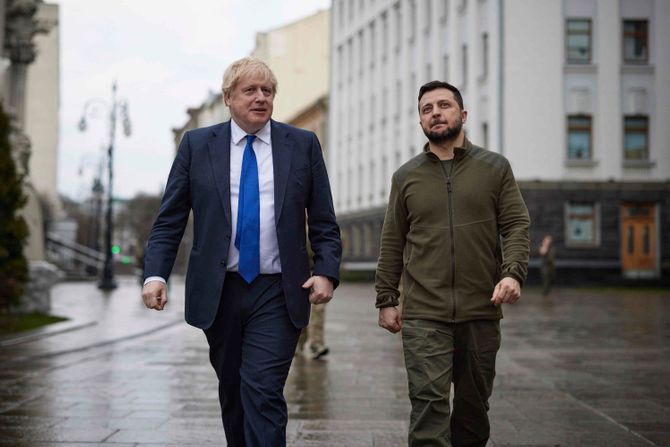 Boris Džonson i Volodimir Zelenski