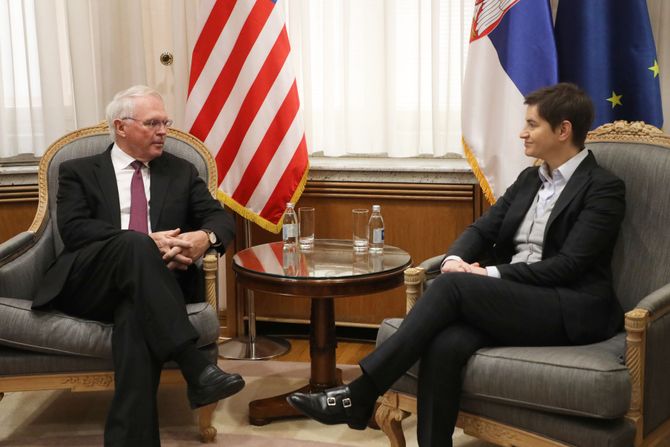 Ana Brnabić sastala se sa ambasadorom Sjedinjenih Američkih Država u Srbiji Kristoferom Hilom