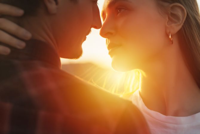 Ljubav, ljubavni par, veze, muško ženski odnosi, zalazak sunca, romantika Ljubav, ljubavni par, veze, muško ženski odnosi, zalazak sunca, romantika