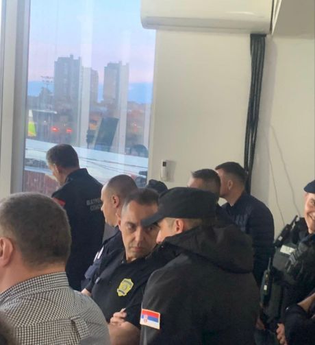 Ministar Vulin na meču Zvezde i Partizana pružio podršku policiji