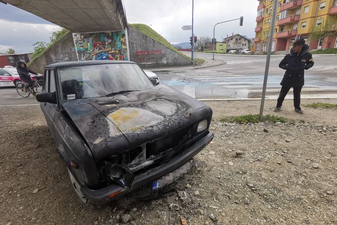 zapaljen automobil, zastava, čačak