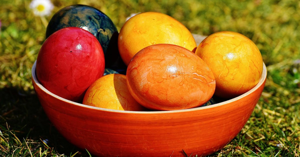 Ovo je možda i najzanimljiviji, a veoma brz način farbanja jaja: Uz pomoć pare dobićete neverovatne šale